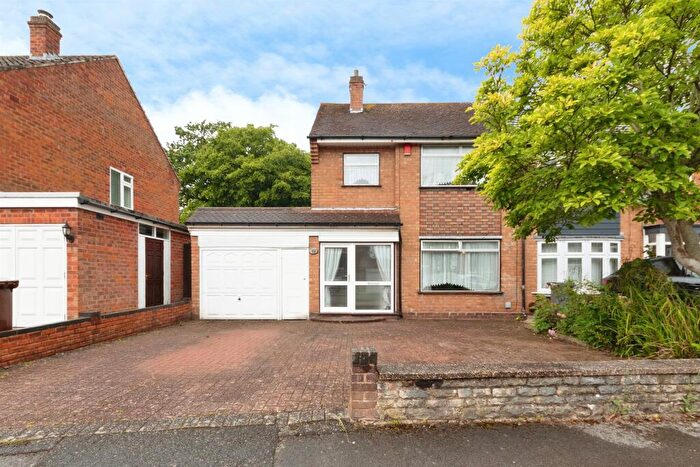 3 Bedroom Semi Detached House For Sale In Leam Crescent, Solihull, B92