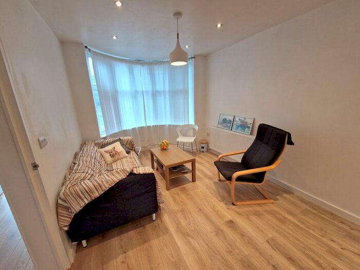 3 Bedroom Semi-Detached House To Rent In Corisande Road, B29