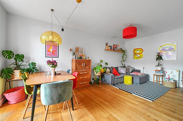 1 Bedroom Flat For Sale In Wilmott Court, Loddiges Road, Hackney, E9