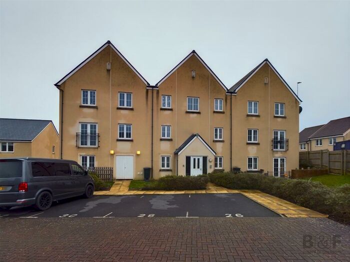 2 Bedroom Flat To Rent In Larch Close Lyde Green, BS16
