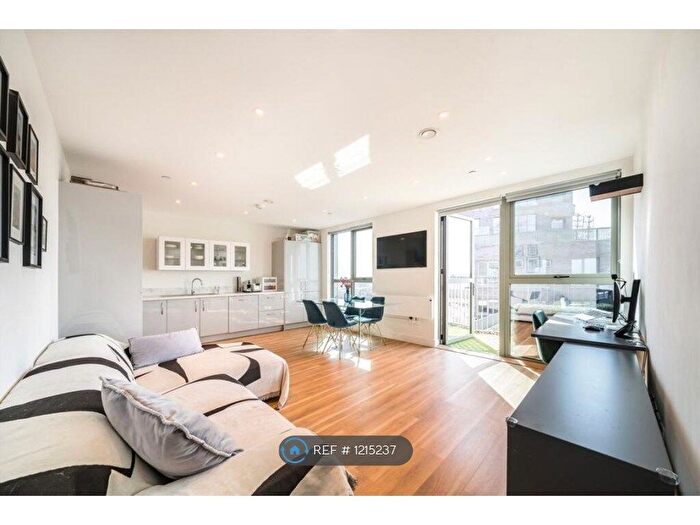 2 Bedroom Flat To Rent In Lysander House, London, NW10