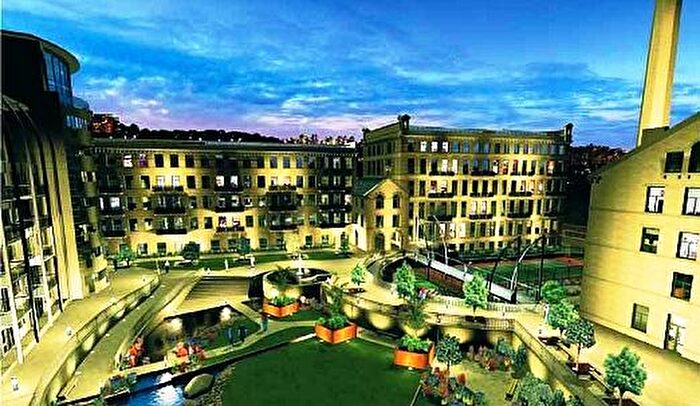 2 Bedroom Flat To Rent In Salts Mill Road, West Yorkshire, Shipley, BD17