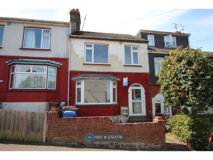 3 Bedroom Terraced House To Rent In Booth Road, Chatham, ME4