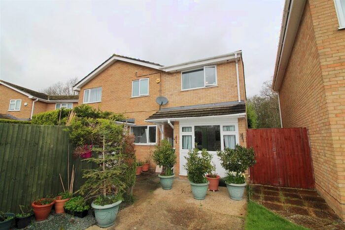 2 Bedroom End Of Terrace House To Rent In Birchwood Close, Caversham, Reading, RG4