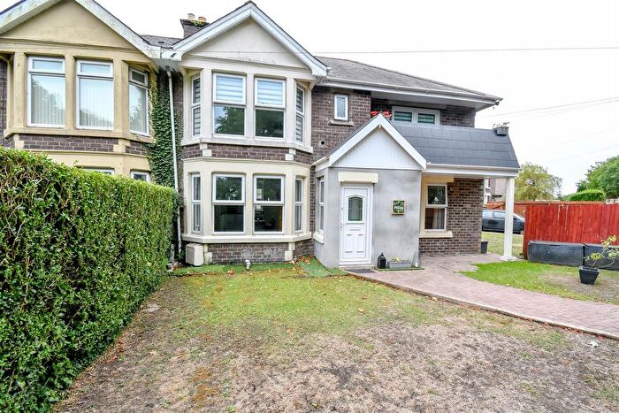 4 Bedroom Semi-detached House For Sale In Port Road East, Barry, CF62