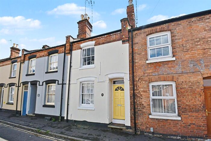 2 Bedroom Terraced House For Sale In Cross Street Leamington Spa, CV32