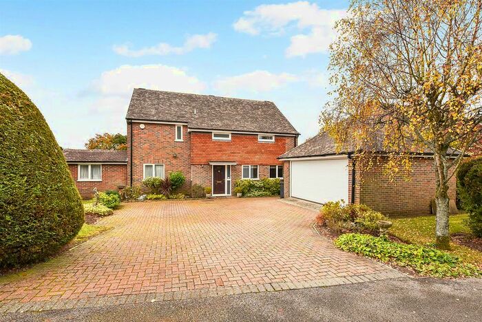 4 Bedroom Detached House For Sale In Micheldever Close, Whitchurch RG28