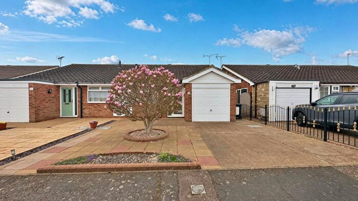 2 Bedroom Semi-Detached Bungalow For Sale In Sycamore Way, Kirby Cross, CO13