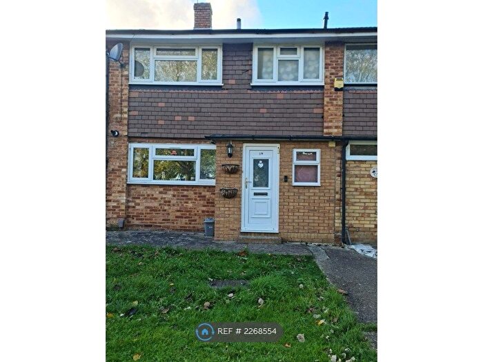 3 Bedroom Terraced House To Rent In Springate Field, Slough, SL3