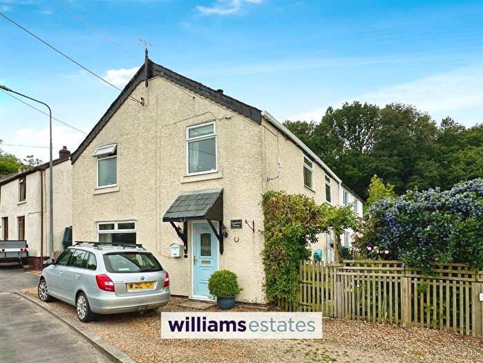 3 Bedroom Semi-Detached House For Sale In Coed-Talon, Mold, CH7