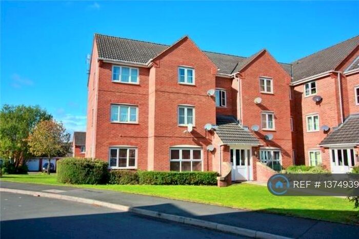 2 Bedroom Flat To Rent In Firedrake Croft, Coventry, CV1