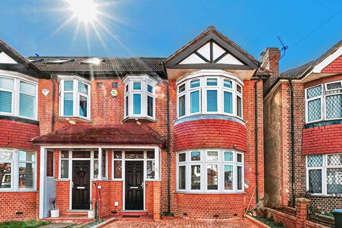 5 Bedroom Semi Detached House To Rent In Southway, London, SW20