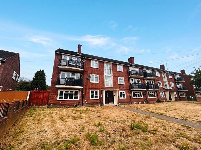 2 Bedroom Flat For Sale In Kingsway, Wollaston, DY8