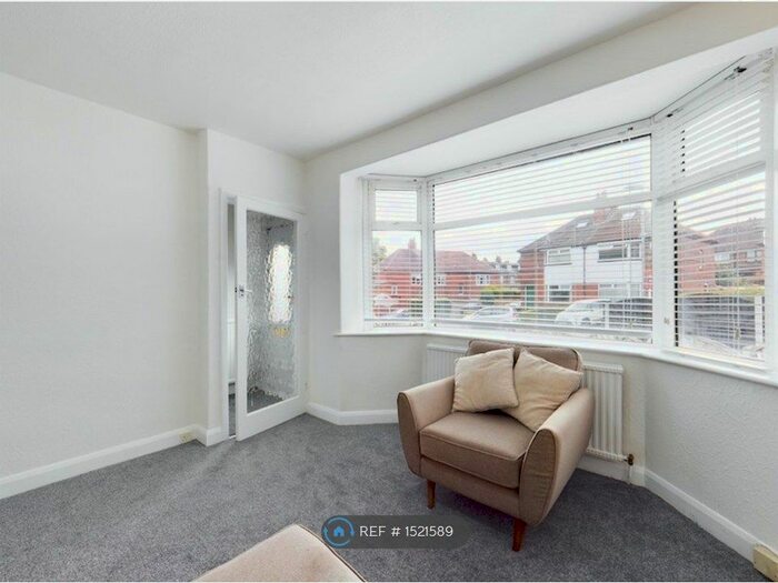 4 Bedroom Semi-Detached House To Rent In Bramleigh Grove, Morley, Leeds, LS27