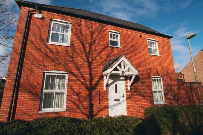 3 Bedroom Semi-Detached House To Rent In Sage Close, Banbury, Oxon, OX16