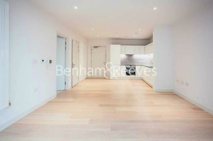1 Bedroom Apartment To Rent In Echo Court, Admiralty Avenue, E16
