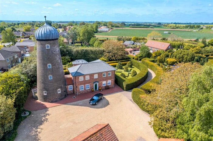 7 Bedroom Detached House For Sale In Holmes Road, Kirton End, PE20