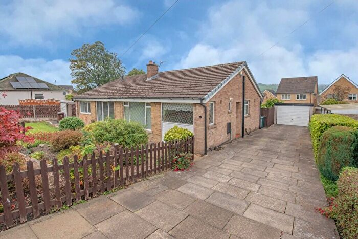 2 Bedroom Semi-Detached Bungalow For Sale In Halsteads Way, Steeton, BD20