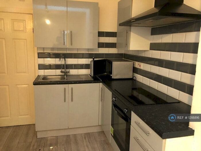 1 Bedroom Flat To Rent In Laburnum Road, Denton, Manchester, M34