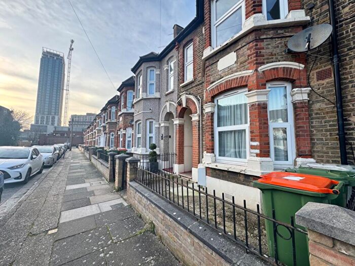 1 Bedroom Flat To Rent In Durban Road, Stratford, E15