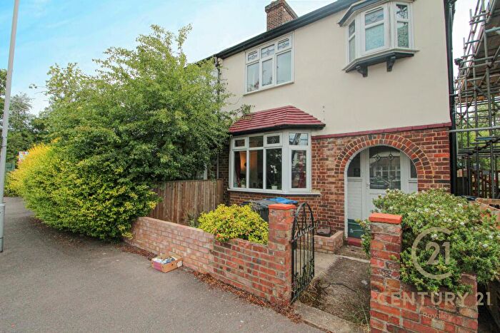 4 Bedroom Semi-Detached House To Rent In Herbert Road Kingston Upon Thames, KT1