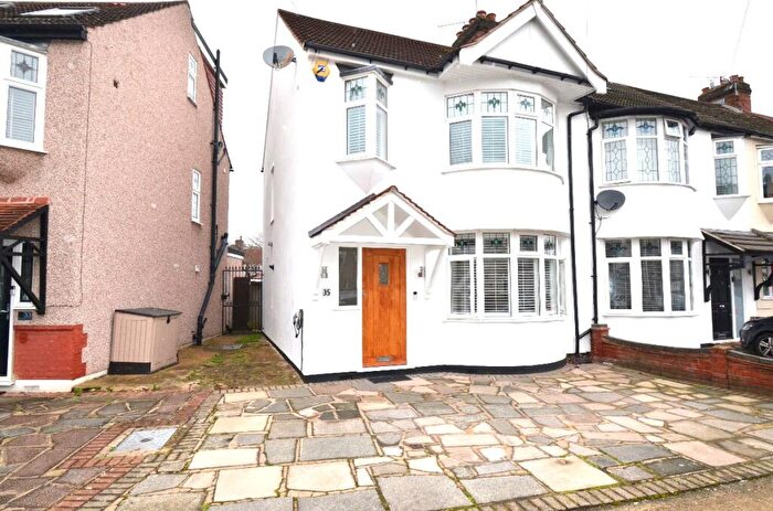 3 Bedroom End Of Terrace House To Rent In Cambridge Avenue, Romford, RM2