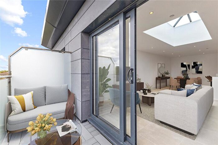 2 Bedroom Penthouse For Sale In Flat, Clarks Mill, Stallard Street, Trowbridge, Wiltshire, BA14