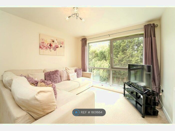 2 Bedroom Flat To Rent In Wyck Beck Road, Bristol, BS10