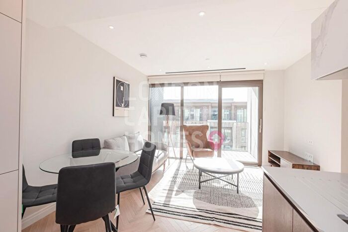 1 Bedroom Flat To Rent In Saxon House, Parkland Walk, London, SW6