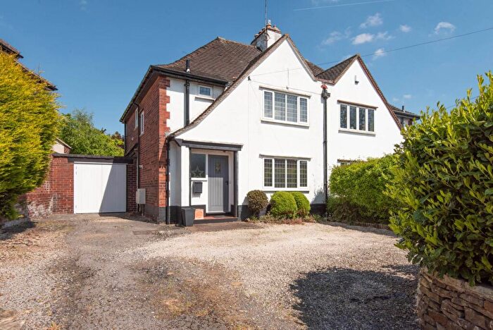 3 Bedroom Semi-Detached House For Sale In Old Road, Chesterfield, S40