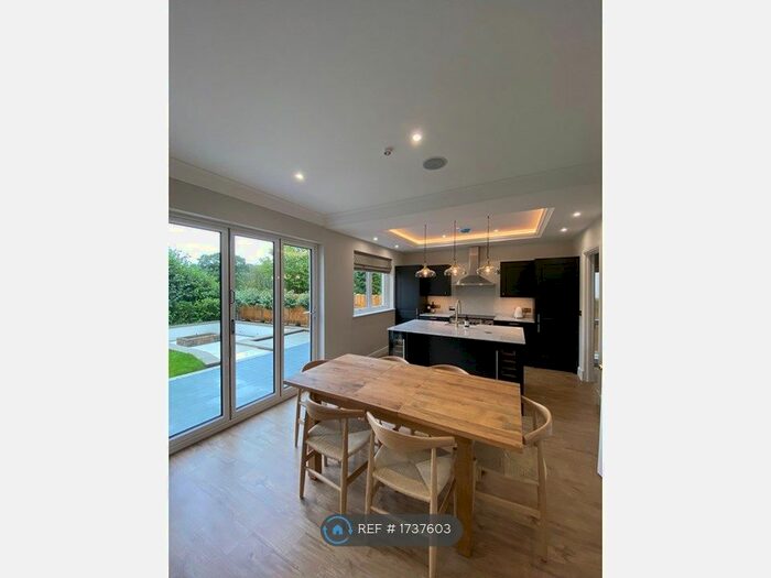 5 Bedroom Detached House To Rent In Coed Y Neuadd, Carmarthen, SA31