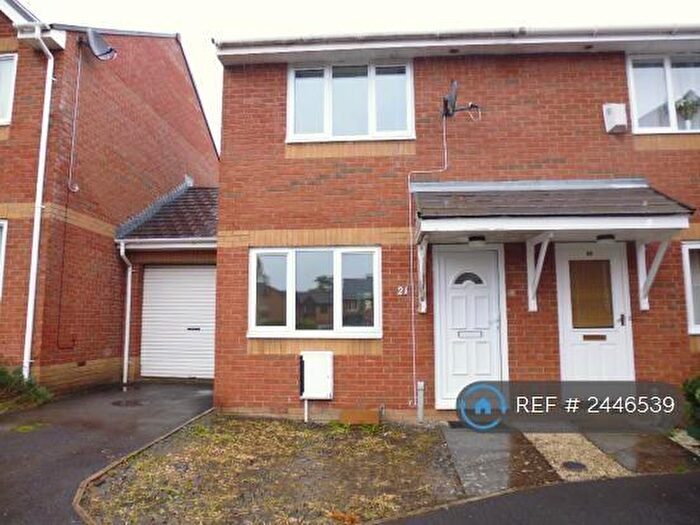 2 Bedroom End Of Terrace House To Rent In Little Parr Close, Bristol, BS16