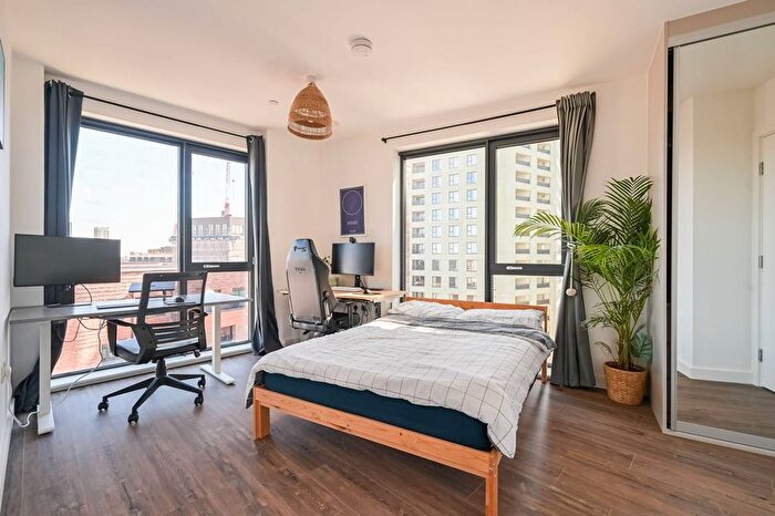 2 Bedroom Flat For Sale In Dipper Drive, Bow, London, E3