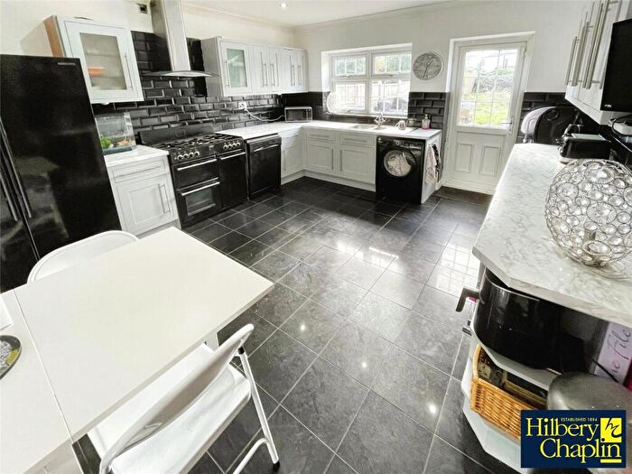 3 Bedroom Bungalow For Sale In Cranham Road, Hornchurch, RM11