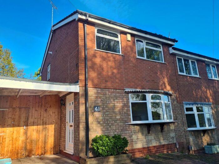 3 Bedroom Property To Rent In Lansdowne Way, Rugeley, WS15