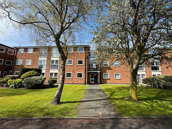 2 Bedroom Apartment For Sale In Brentwood Court, Southport, PR9