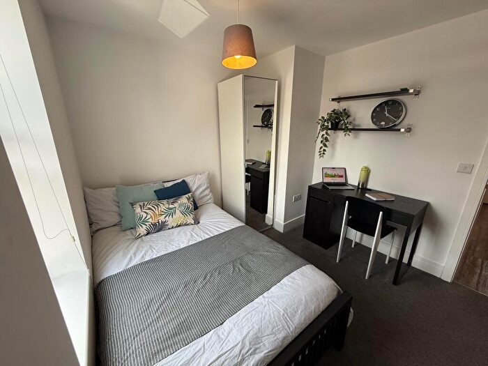 2 Bedroom Apartment To Rent In Henry Road, West Bridgford, Nottingham, NG2