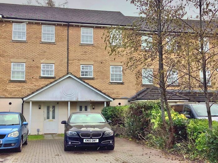 4 Bedroom Semi-Detached House To Rent In Auctioneers Way, Southbridge, Northampton, NN1