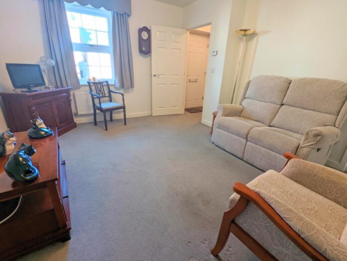 2 Bedroom Semi-Detached House For Sale In Dart Avenue, Topsham, Exeter, EX2