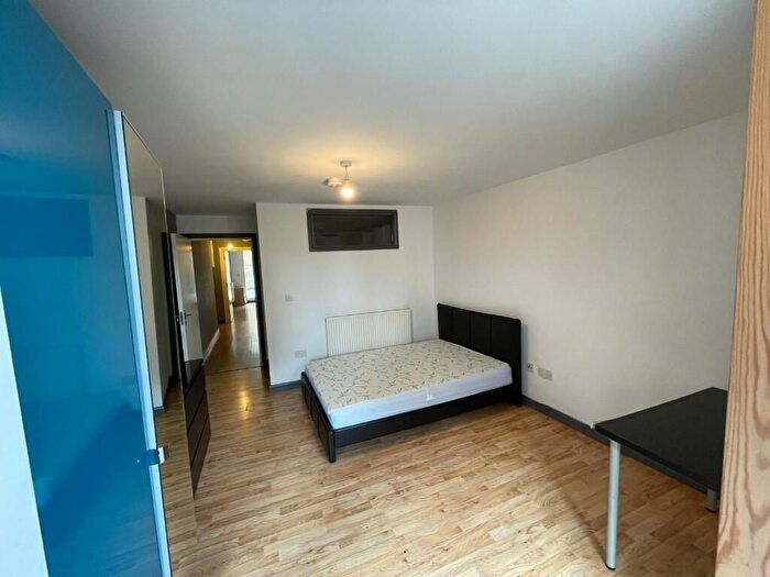 4 Bedroom Flat To Rent In Raven Row, London, E1