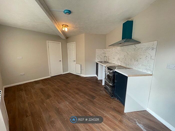 1 Bedroom Flat To Rent In Castleton Road, Wigston, LE18