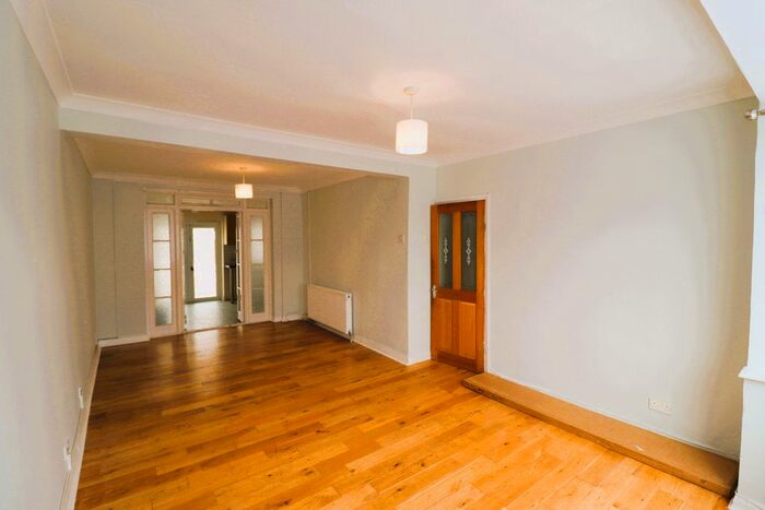 3 Bedroom Terraced House To Rent In Dellwood Gardens, Ilford, IG5