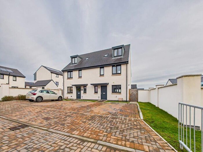 4 Bedroom Semi Detached House For Sale In St Gellert Gardens, Edinburgh, EH20
