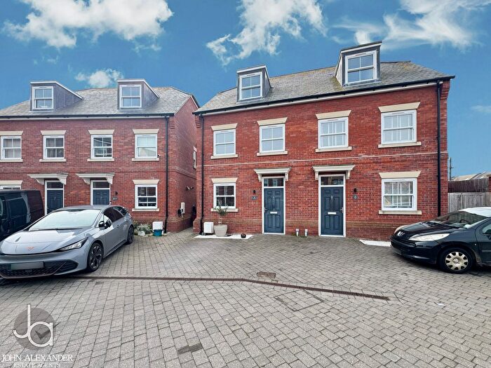 3 Bedroom Semi Detached House For Sale In Harbourside, Harwich, CO12