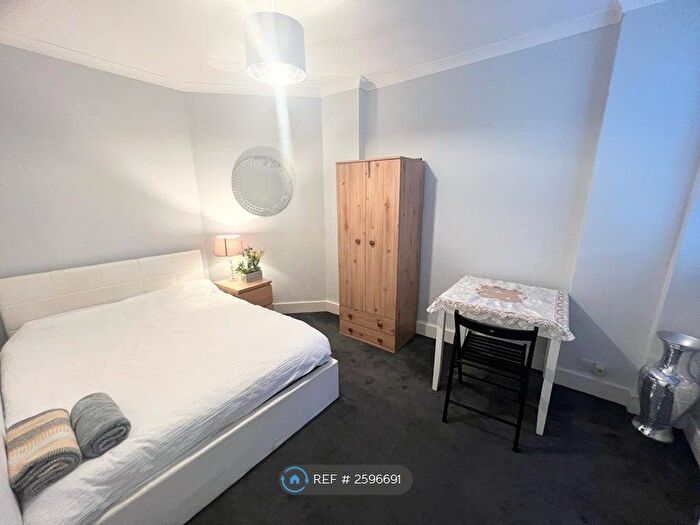 1 Bedroom Flat To Rent In Dewsbury Court, London, W4