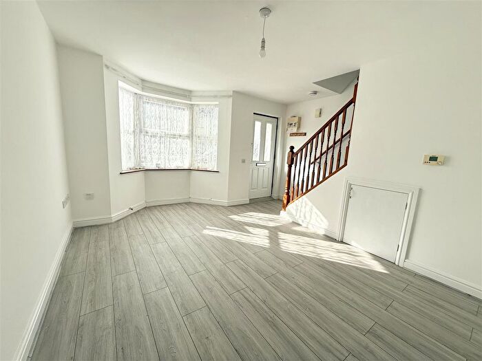 2 Bedroom Property To Rent In Treowen Road, Pembroke Dock, SA72