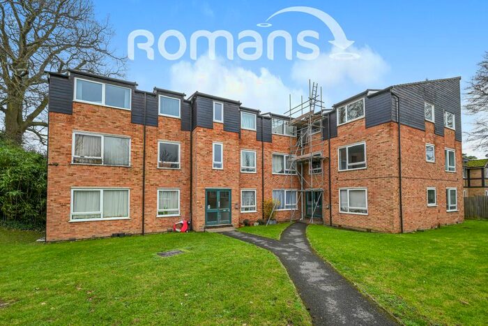 2 Bedroom Flat To Rent In Rectory Close, Bracknell, RG12