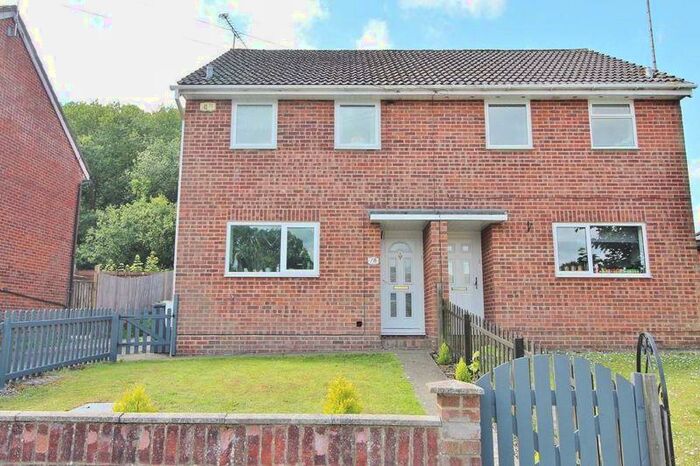 2 Bedroom Terraced House To Rent In Shaftesbury Avenue, Waterlooville, PO7