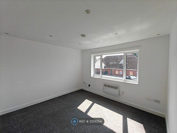 1 Bedroom Flat To Rent In Beckett Road, Doncaster, DN2