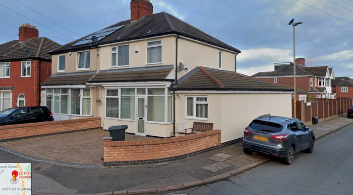 4 Bedroom Semi-Detached House To Rent In The Circle, Leicester, LE5